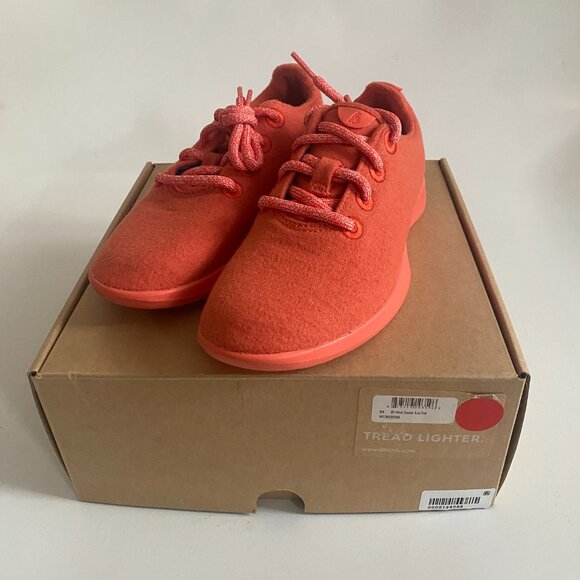 NWT Allbirds Wool Sneakers Women's Size 6 Kea Red Wool Runners Lined WRZWKRRO60 - Picture 2 of 16